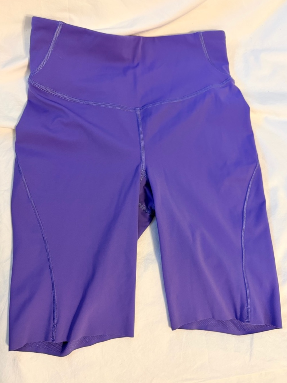 Lululemon light purple tight leggings shorts 8” inseam ladies 4